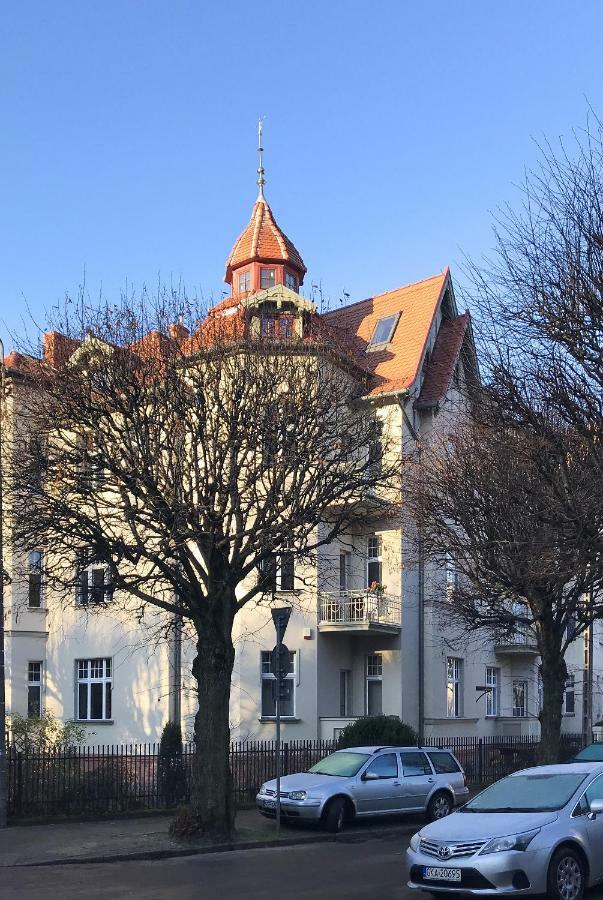 Hills - White Sopot